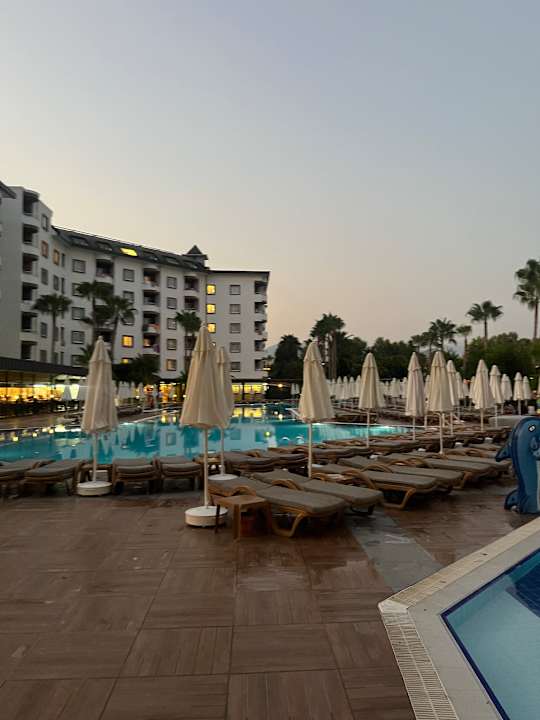 Pool Hotel Royal Garden Beach