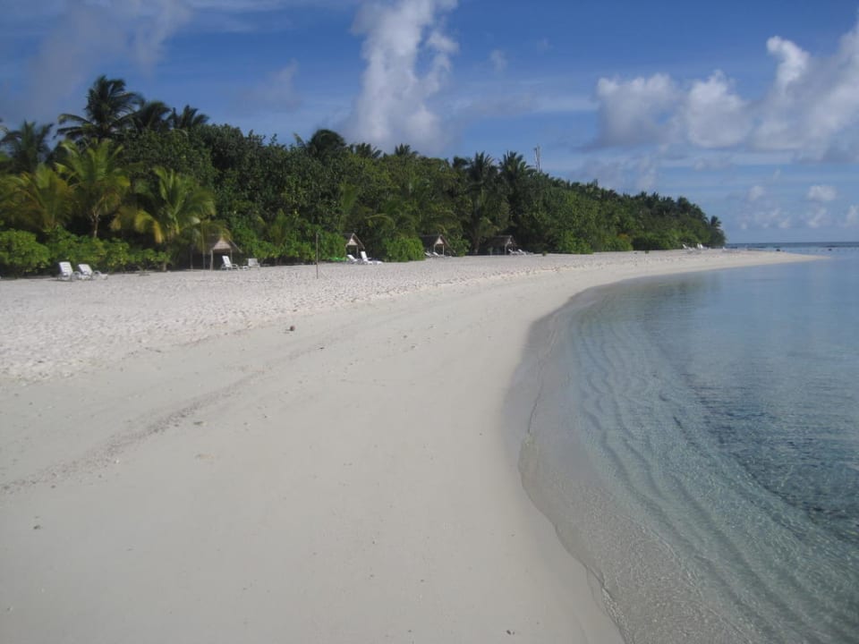 Strand an der Ostseite Summer Island Maldives