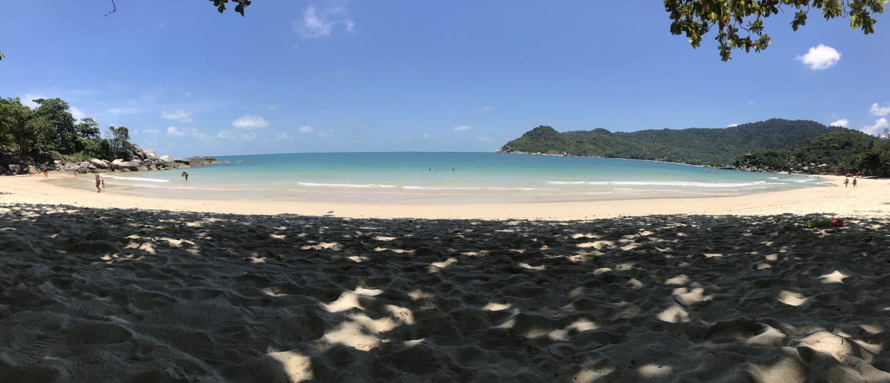 Strand der 3 min. entfernt ist Santhiya Koh Phangan Resort & Spa