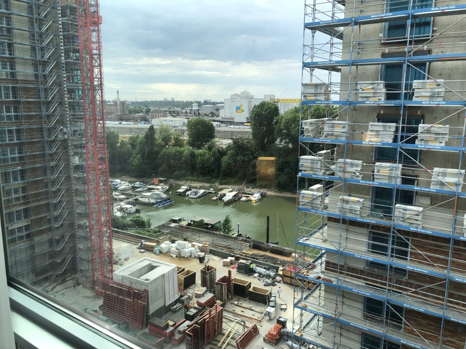 Ausblick Hotel Courtyard by Marriott Düsseldorf Hafen