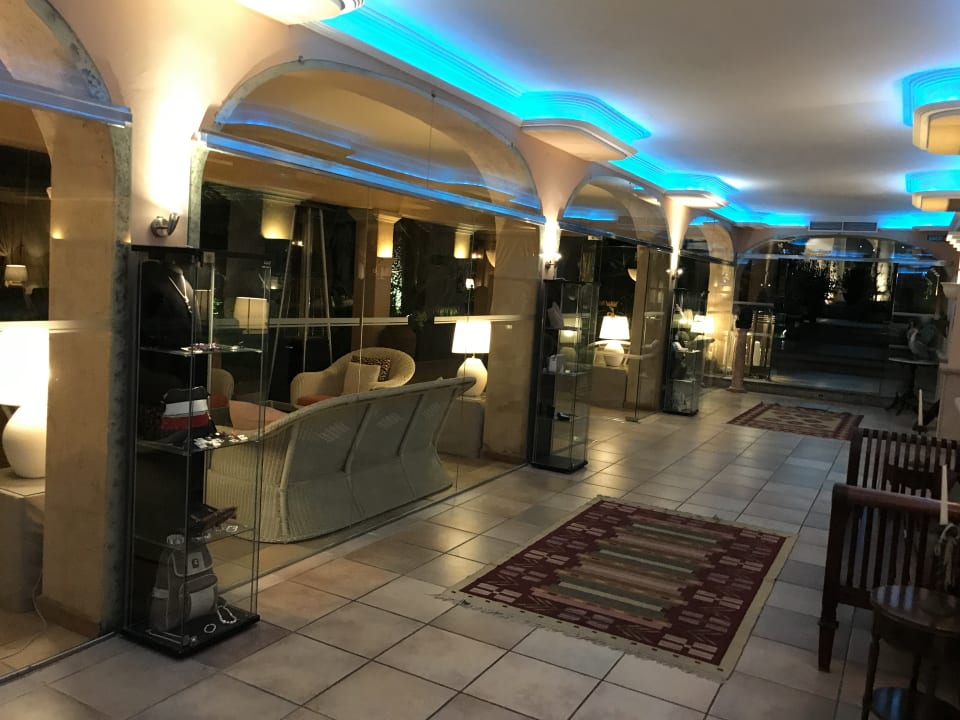 Lobby Lago Garden