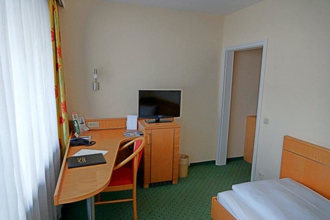 Einzelzimmer mit TV/Arbeitstisch Hotel Kloster Hirsau