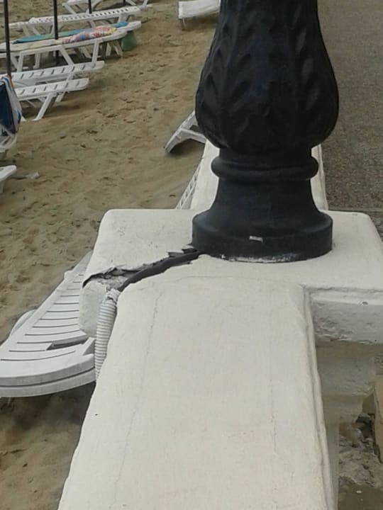 Kabel liegt frei ( Kinder ) Hotel Atrium Beach