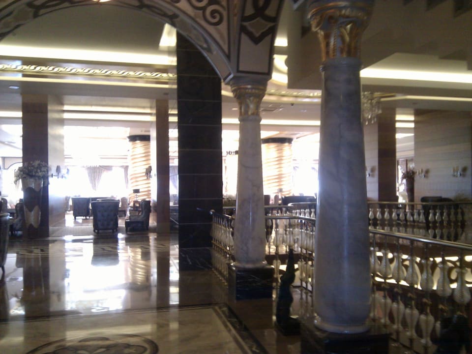 Lobby Royal Holiday Palace