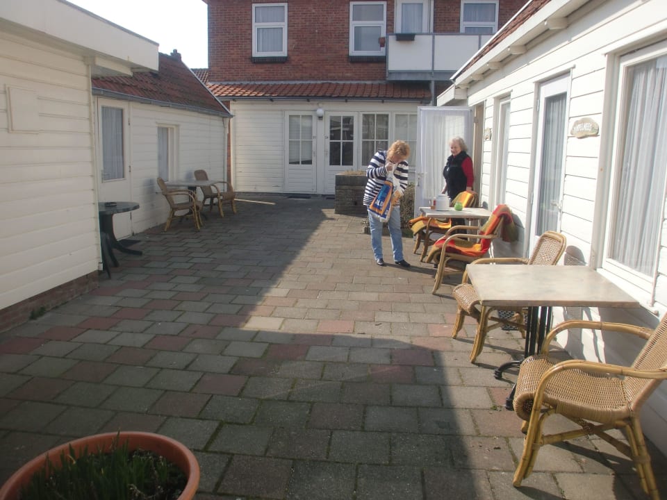 Hof zwischen den Zimmern Hotel Valkenhof