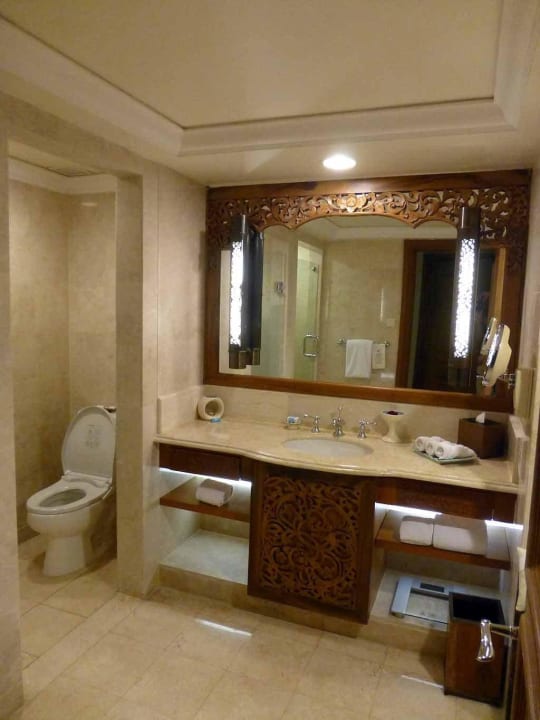 Badezimmer AYANA Resort Bali
