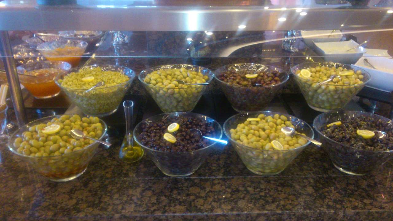 Ein kleiner Teil vom Salatbuffet Royal Teos Thermal Resort Clinic & SPA