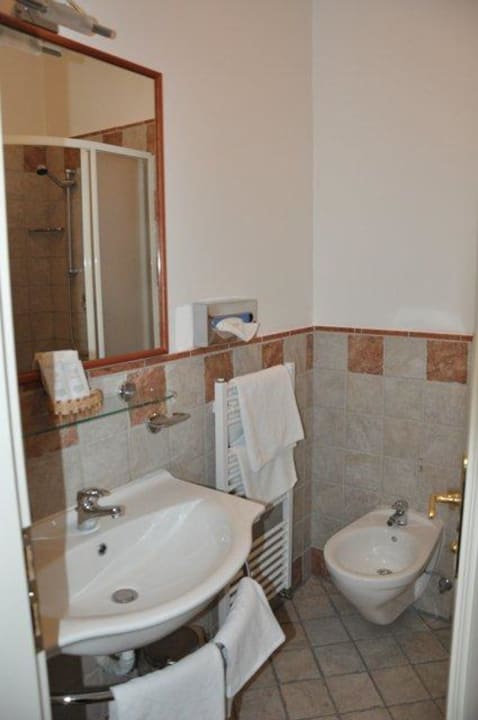 Łazienka w pokoju Hotel Tivoli