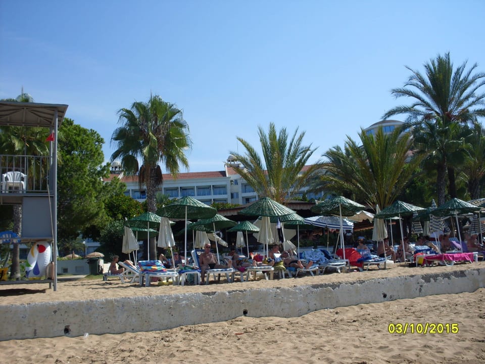 Strand mit Blick aufs Hotel Top Hotel