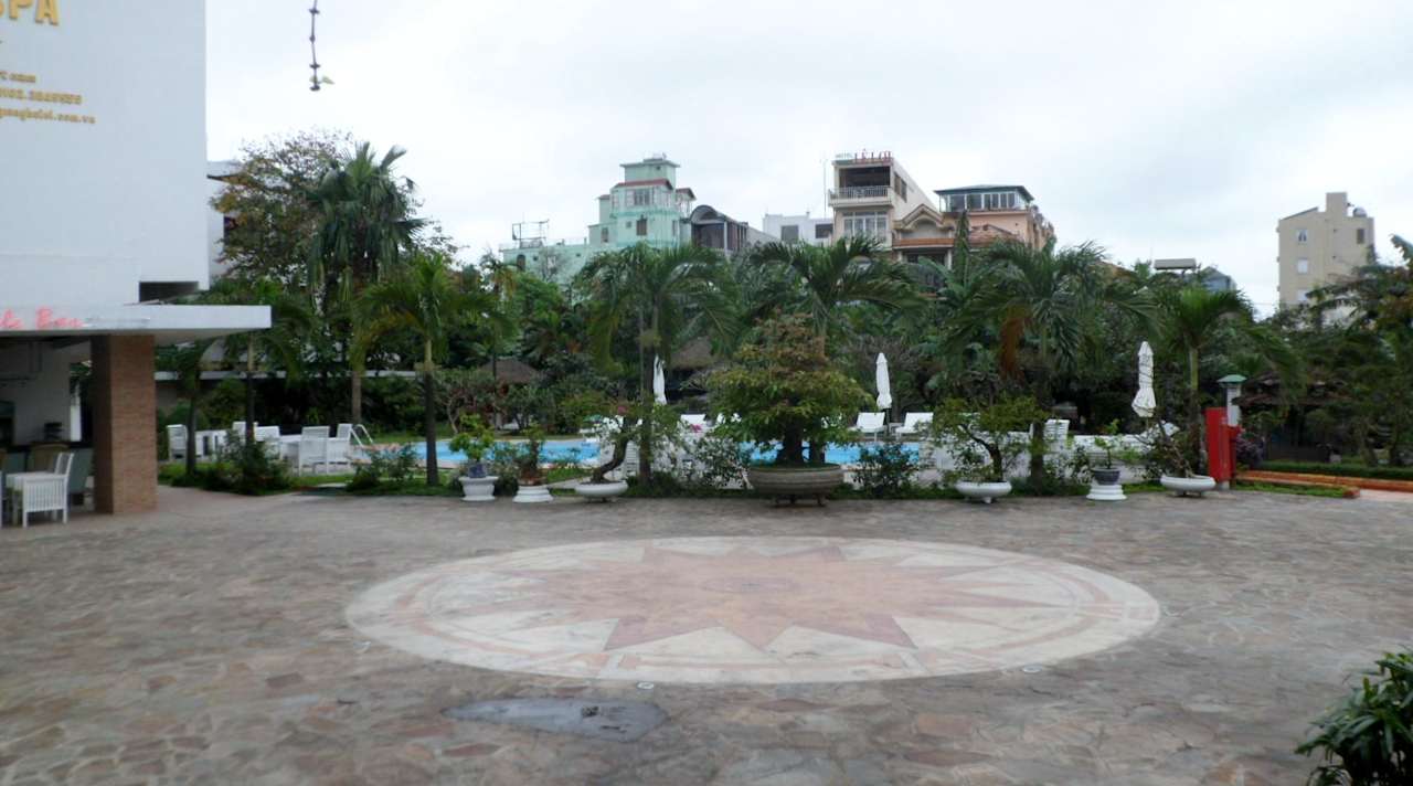 Blick zum Pool Hotel Huong Giang