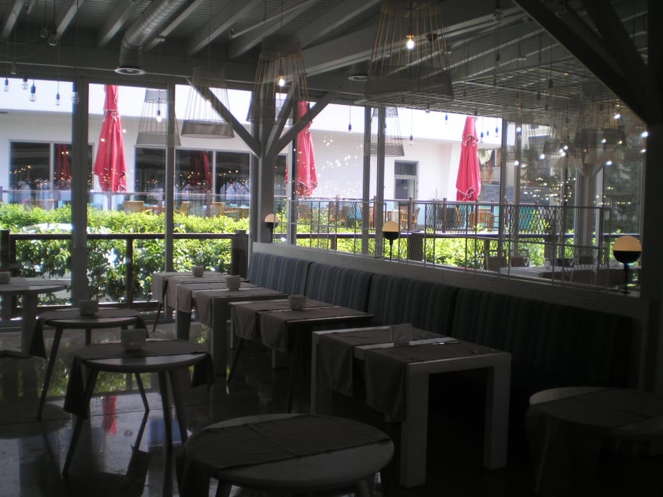 Restaurant Ramada Plaza by Wyndham Antalya