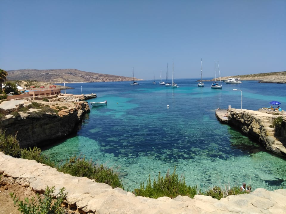 Strand Comino Hotel & Bungalows
