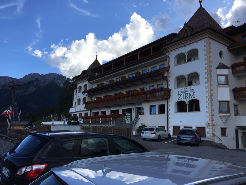 Außenansicht Berghotel Zirm