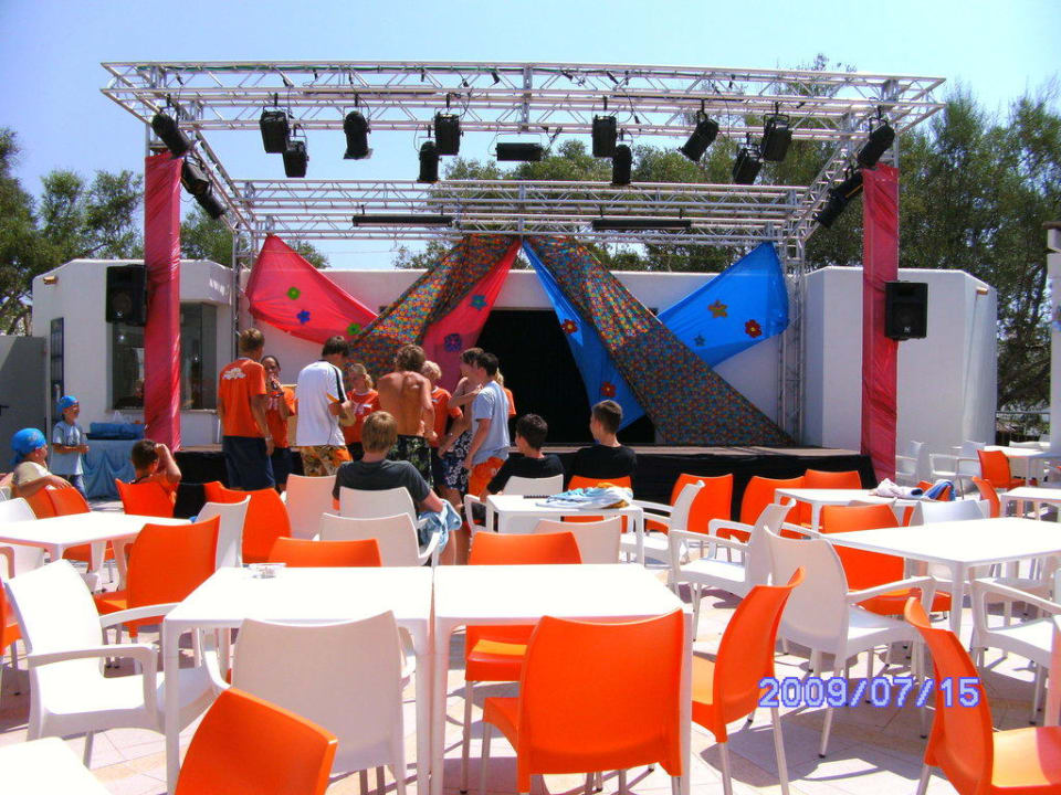 Show Bühne Gavimar Ariel Chico Club & Resort