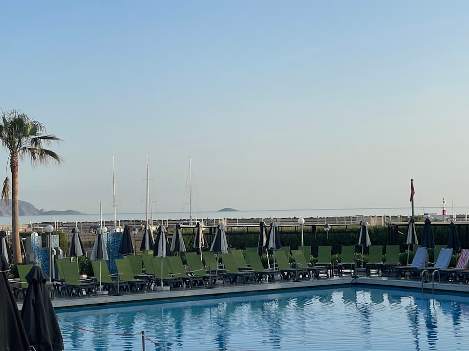 Pool Sol Marina Beach