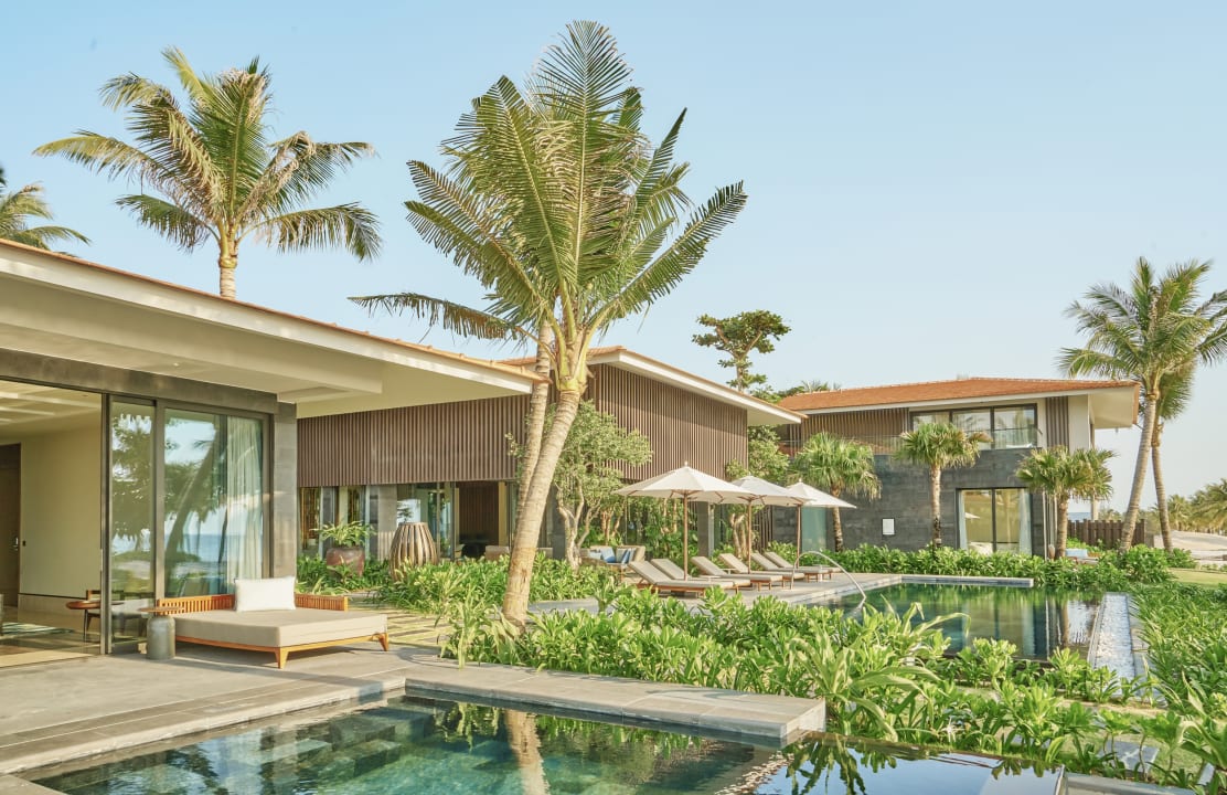 Pool InterContinental Phu Quoc Long Beach Resort by IHG