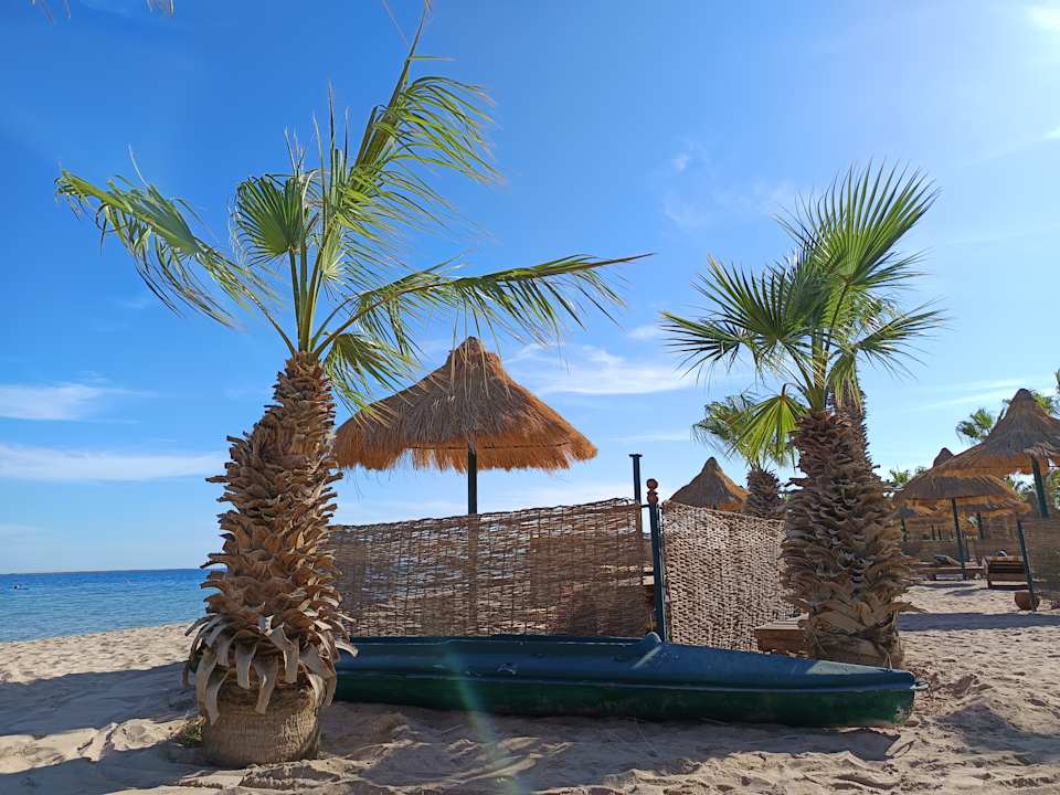 Strand Lotus Bay Beach Resort