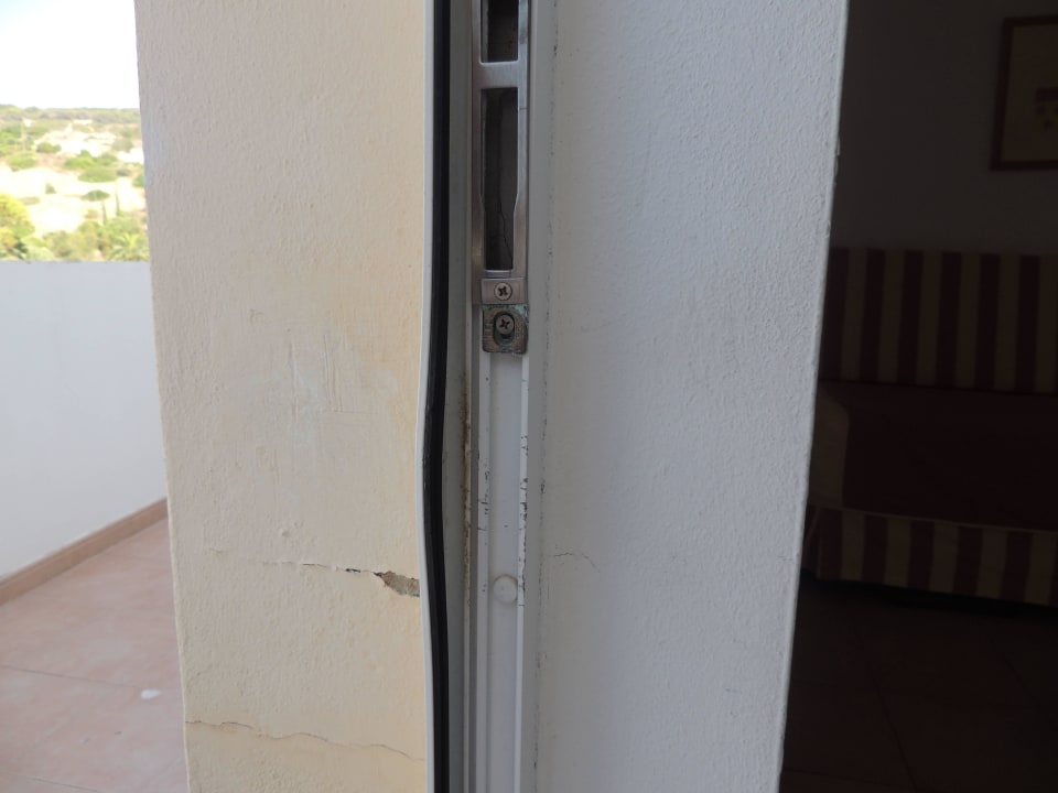 Einbruchspuren Hotel Luz Bay Club