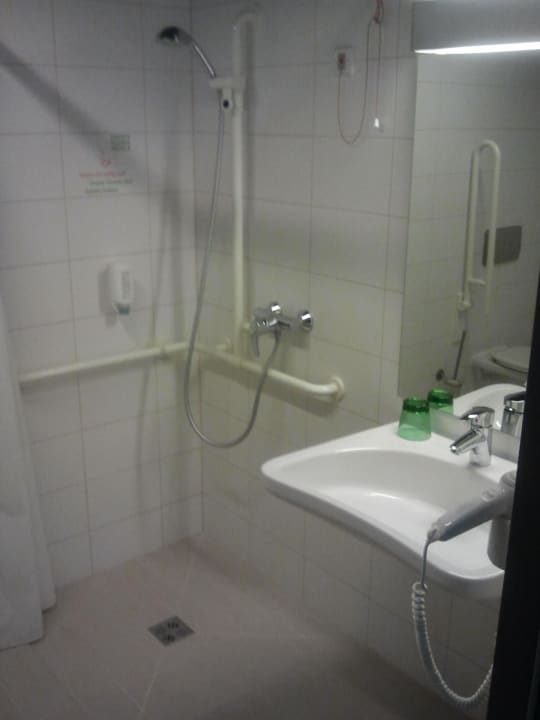 Dusche Hotel Harry's Home Linz