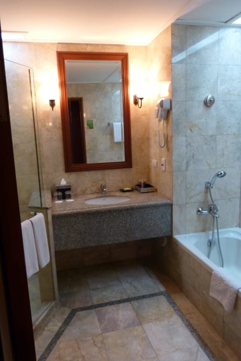 Bad 1142 Hotel Century Park