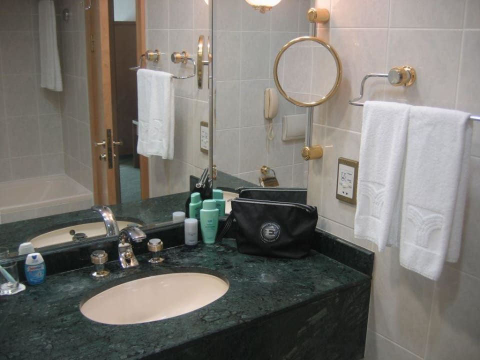 Badezimmer Mövenpick Grand Al Bustan Dubai