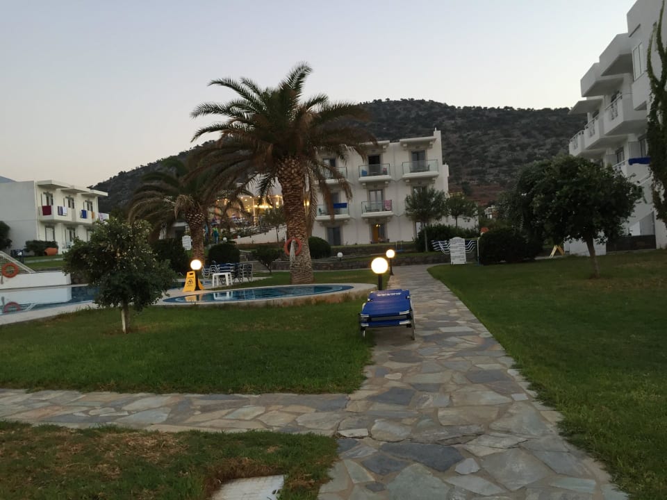 Re / li Bungalows, Pool, Kinderpool, Hauptgebäude Hotel Ariadne Beach