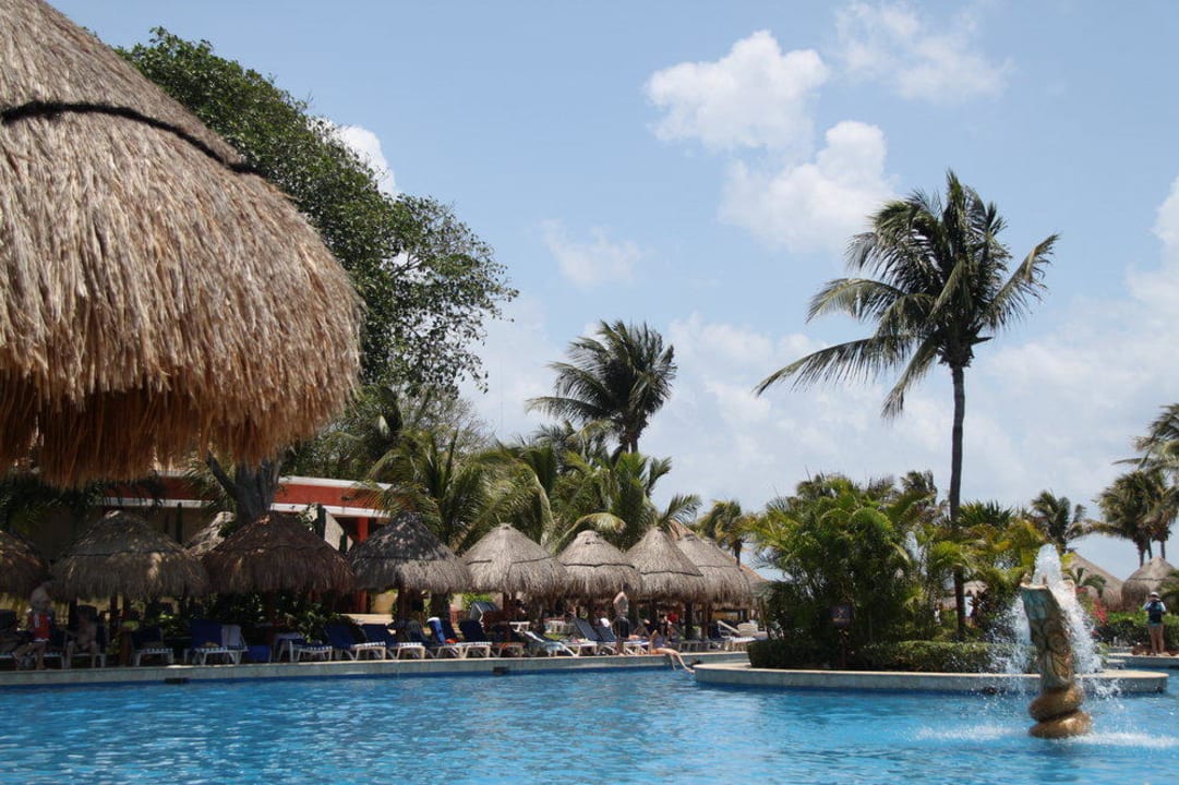 Pool Iberostar Waves Tucan