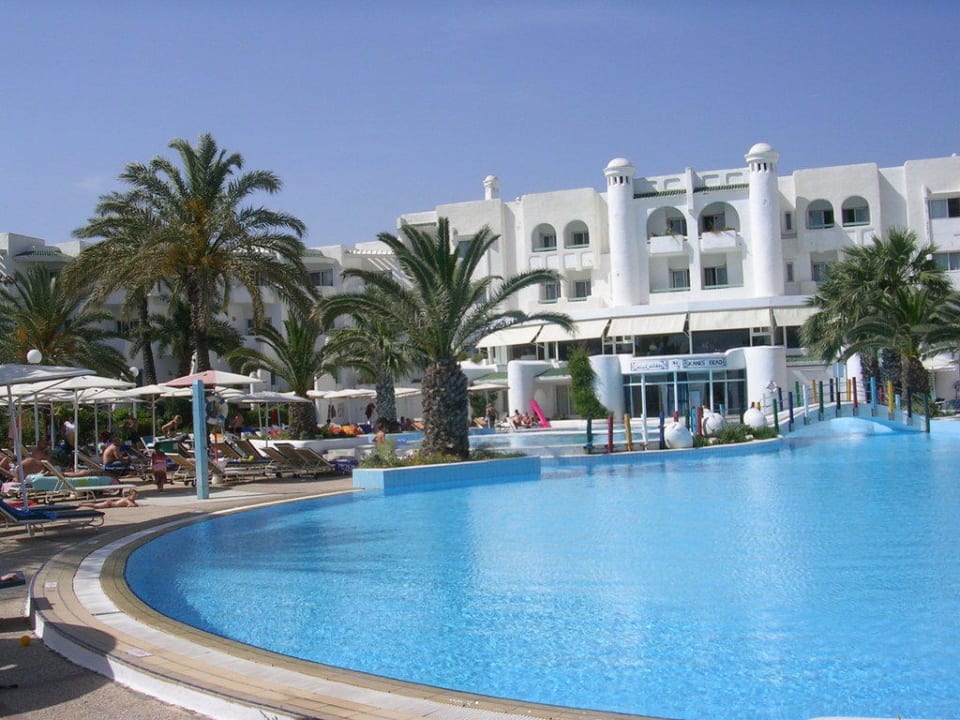 Meerseitiger Pool Hotel El Mouradi Skanes Beach
