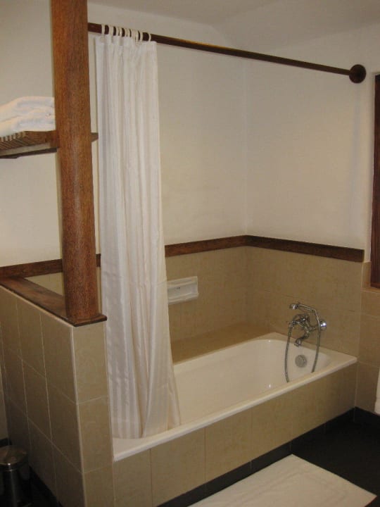 Deluxe Beach Villa mit Jacuzzi Kuramathi Maldives