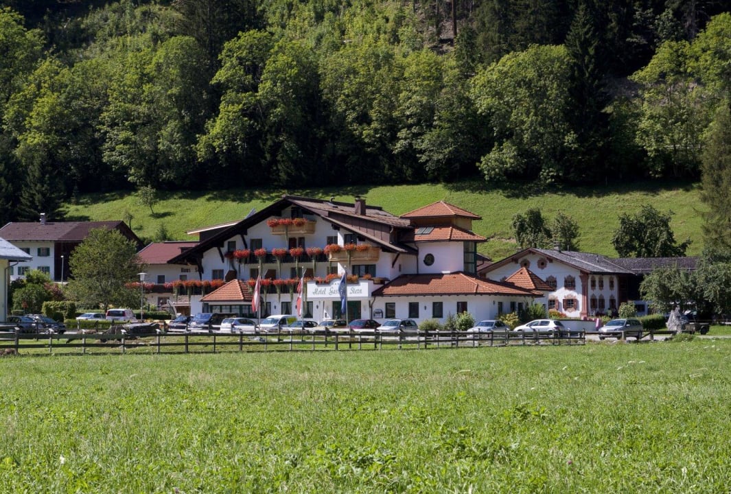 Idyllische Lage im Tiroler Lechtal Hotel Gasthof Stern