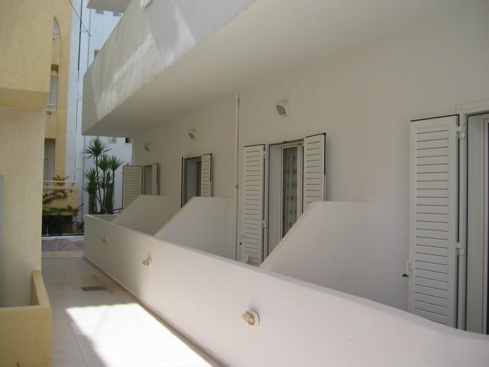 Hotelgänge mit Zimmer allsun Hotel Carolina Mare