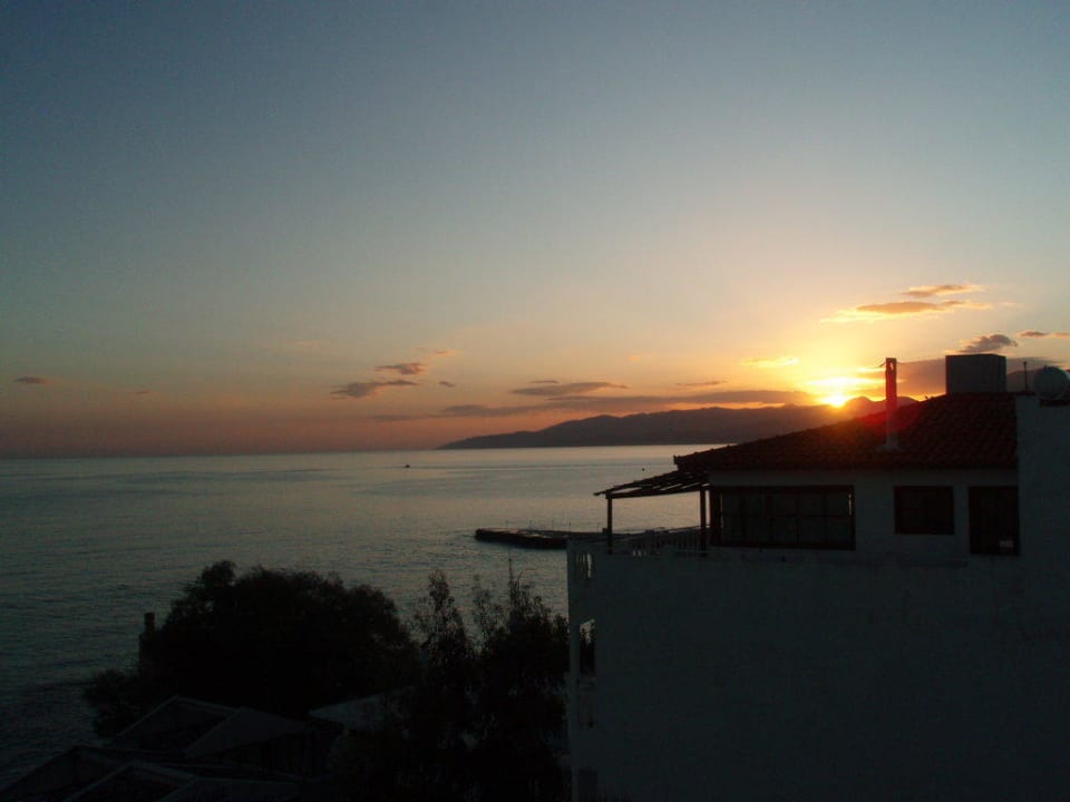 Sonnenaufgang Glaros Beach Hotel