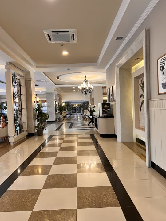 Lobby Can Garden Resort