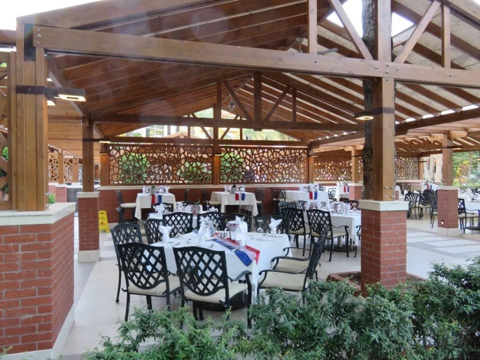 Garten Restaurant  ROBINSON NOBILIS