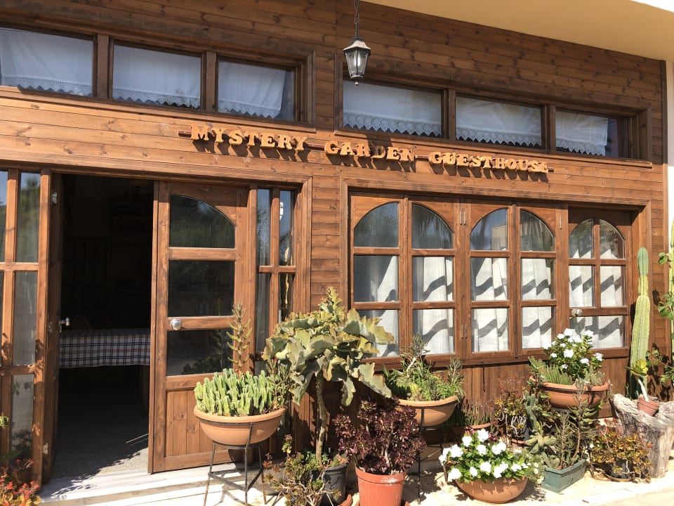 Außenansicht Mystery Garden Guest House