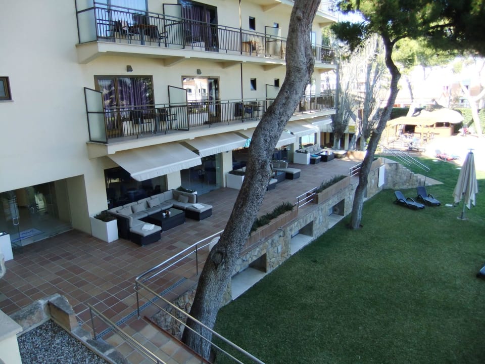 Blick in den Garten AYA Seahotel - Adults only