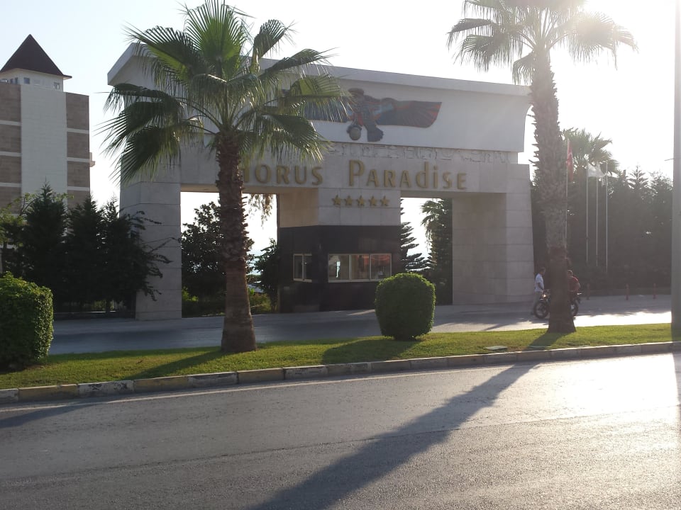 Torbogen Horus Paradise Luxury Resort & Club