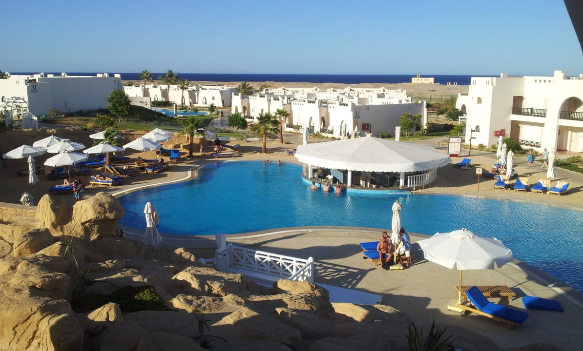 Poolanlage vom Zimmer aus Hilton Marsa Alam Nubian Resort