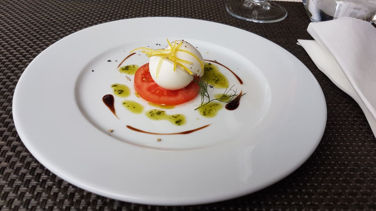 Vorneweg ein "kleiner Gruß vom Haus" im 24 h Azure a-la-cart Maxx Royal Belek Golf Resort