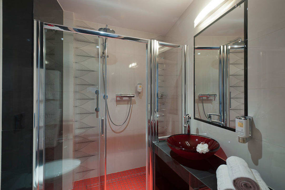 Bathroom in apartment Hotel Arkon Park Gdańsk