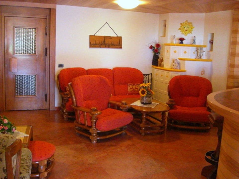 Aufenthaltsbereich vor der Theke Hotel Sonne - Sole