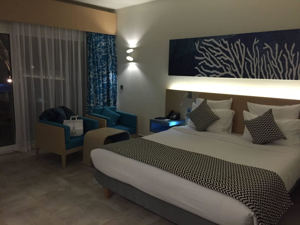 Modernes Zimmer im aktuellen Novotel-Design Novotel Marsa Alam Beach Resort