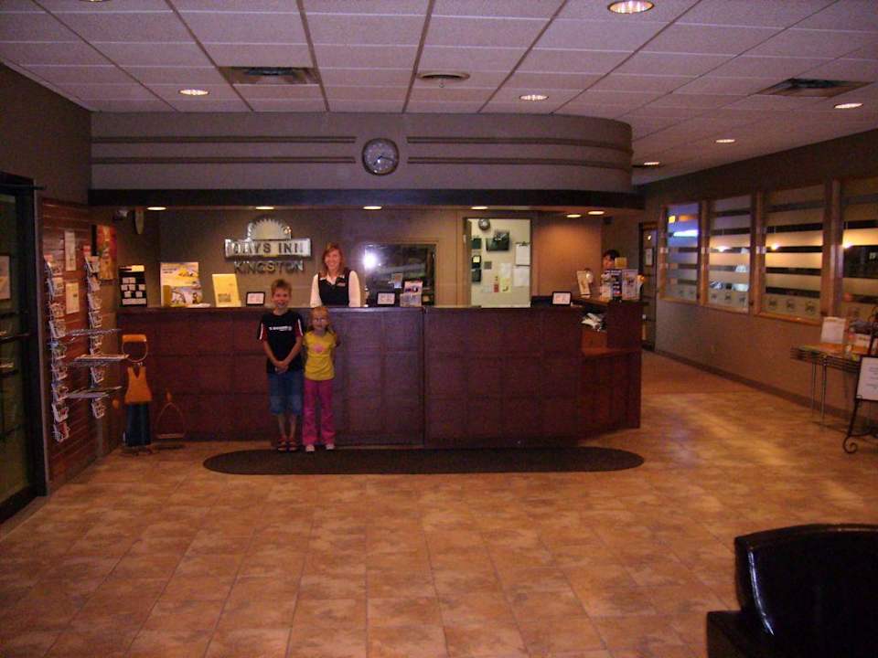 Days Inn Kingston, Rezeption Ramada Kingston Hotel and Conference Centre