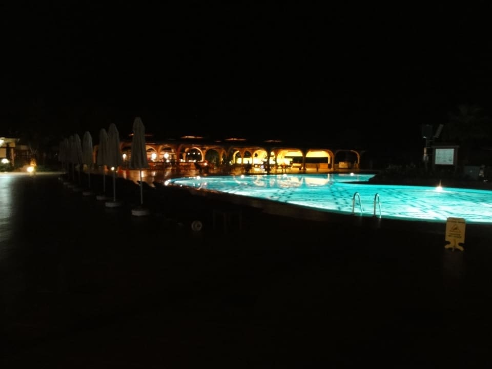 Pool und Theke Ali Bey Club