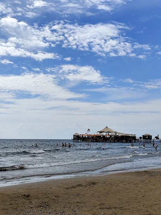 Strand Mary Hotel Side