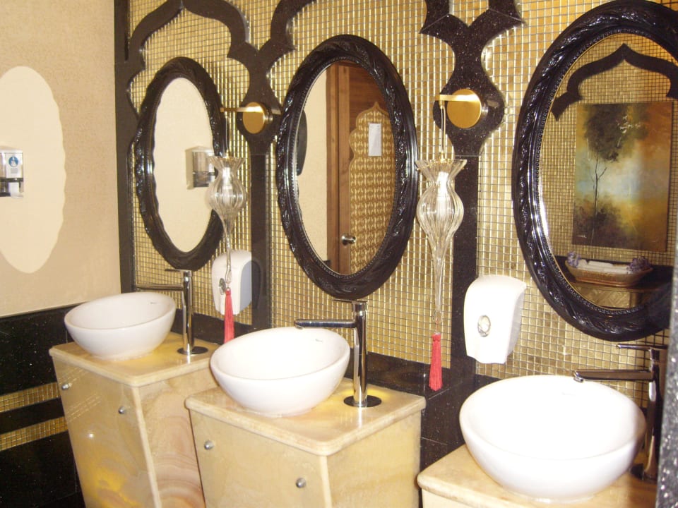 Waschbeckem Lobby  WC Diamond Excellence Resort & Spa