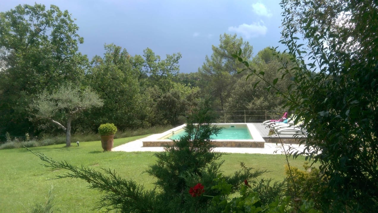 Blick zum Pool Hotel La Palière