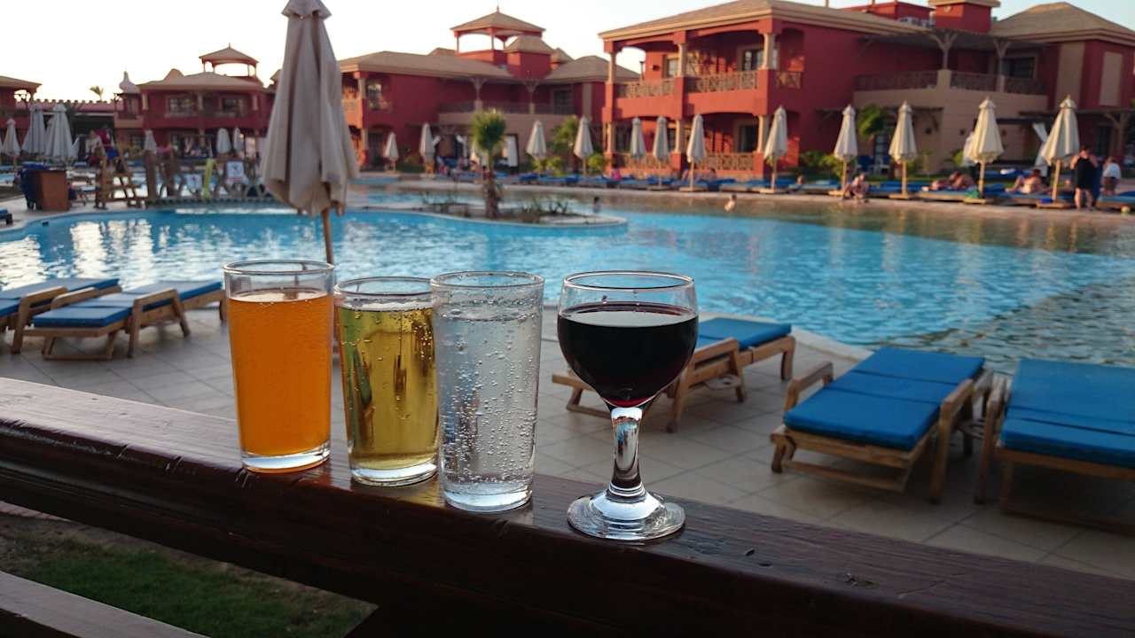 Terrasse zum Pool Pickalbatros Alf Leila Wa Leila Resort - Neverland Hurghada