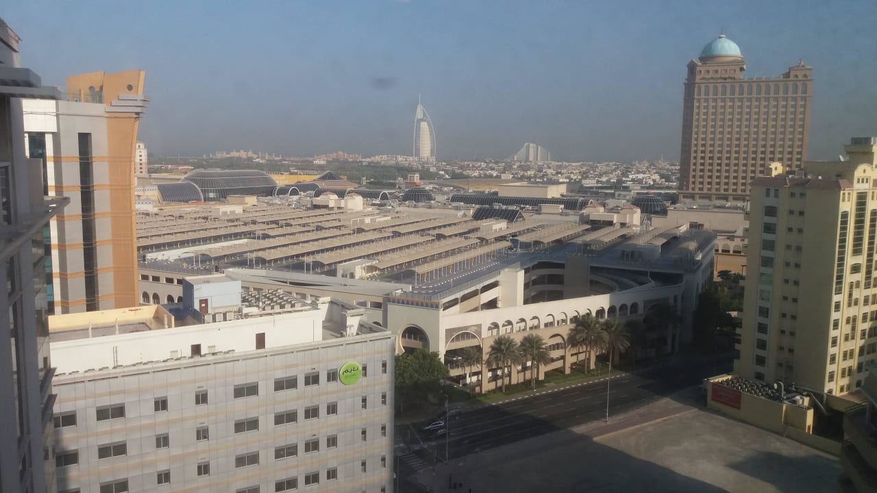 Ausblick vom Dachgeschoss Citymax Hotel Al Barsha