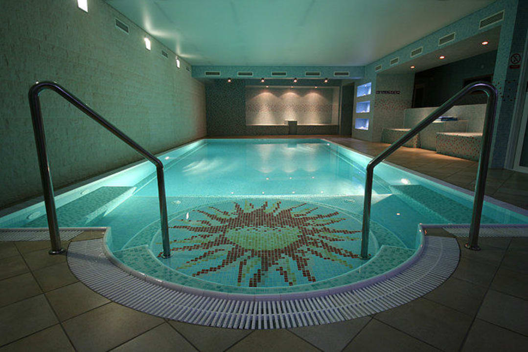 Swimming pool Grand Hotel Dramalj